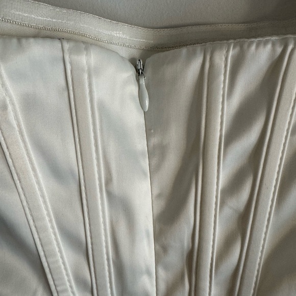 White satin corset off shoulder dress - Picture 3 of 4